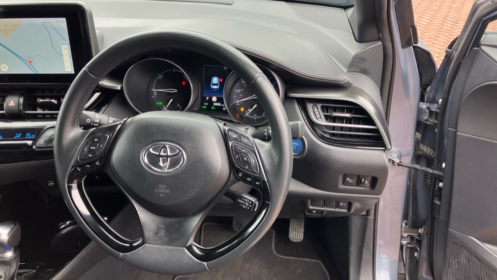 Toyota C-HR 1.8 Hybrid Design 5dr CVT Hybrid Hatchback - Image 10