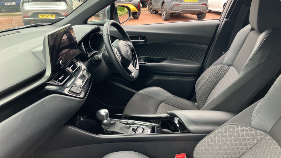 Toyota C-HR 1.8 Hybrid Design 5dr CVT Hybrid Hatchback - Image 12