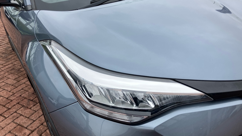 Toyota C-HR 1.8 Hybrid Design 5dr CVT Hybrid Hatchback - Image 20