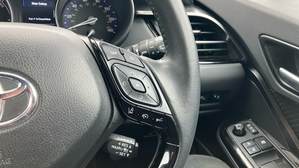 Toyota C-HR 1.8 Hybrid Design 5dr CVT Hybrid Hatchback - Image 29