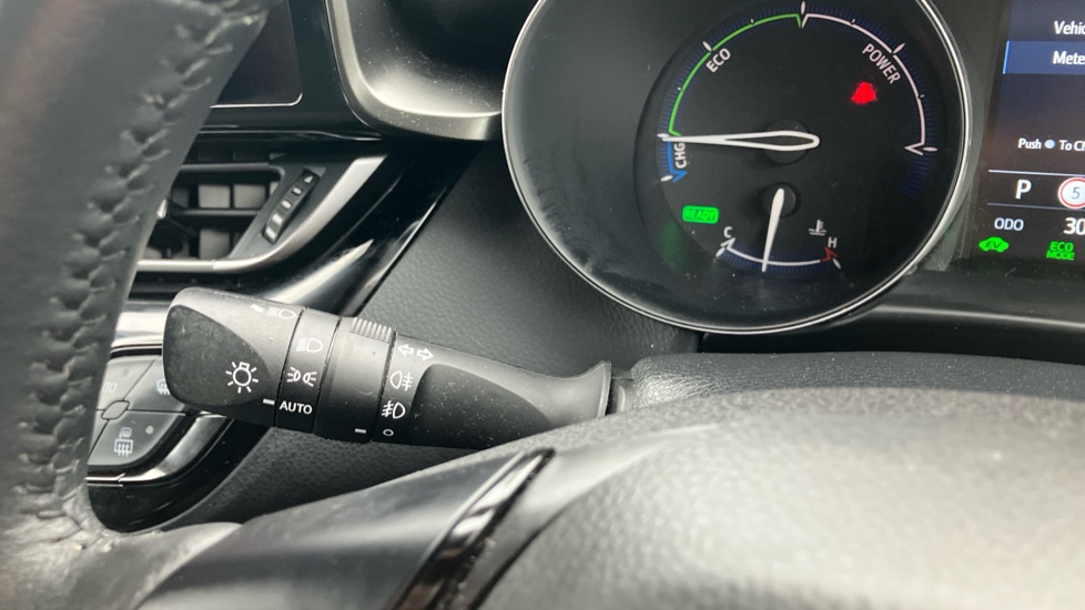 Toyota C-HR 1.8 Hybrid Design 5dr CVT Hybrid Hatchback - Image 31