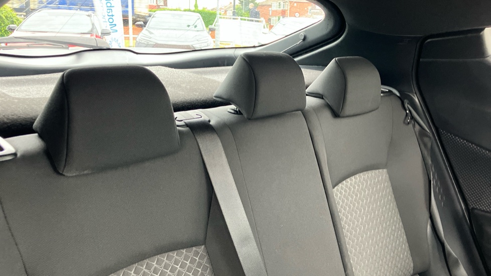 Toyota C-HR 1.8 Hybrid Design 5dr CVT Hybrid Hatchback - Image 35