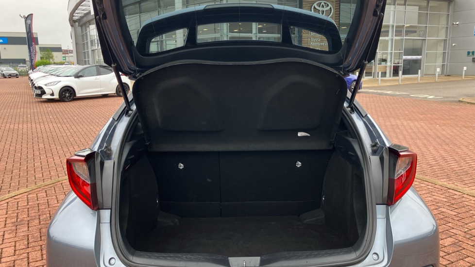 Toyota C-HR 1.8 Hybrid Design 5dr CVT Hybrid Hatchback - Image 46