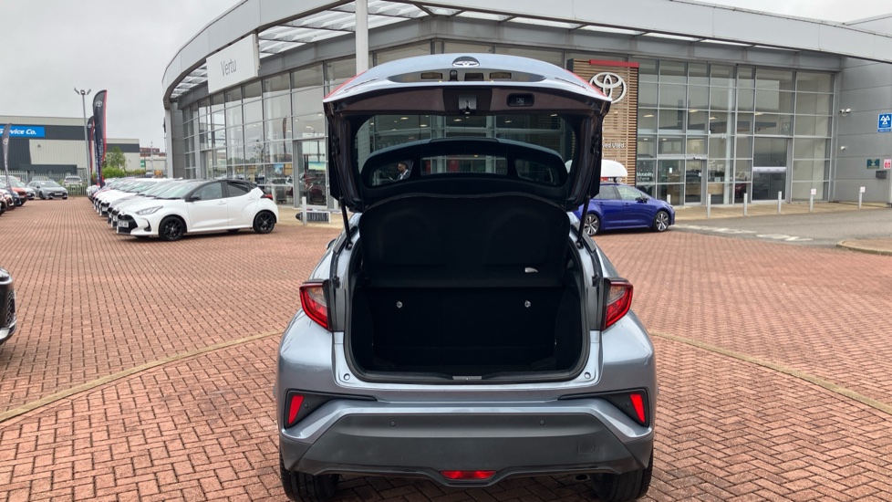 Toyota C-HR 1.8 Hybrid Design 5dr CVT Hybrid Hatchback - Image 47