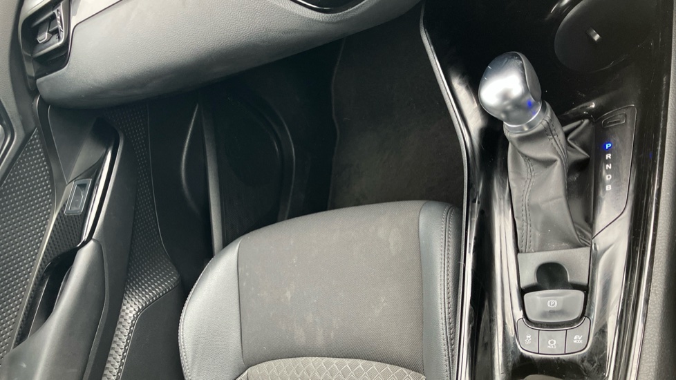 Toyota C-HR 1.8 Hybrid Design 5dr CVT Hybrid Hatchback - Image 54