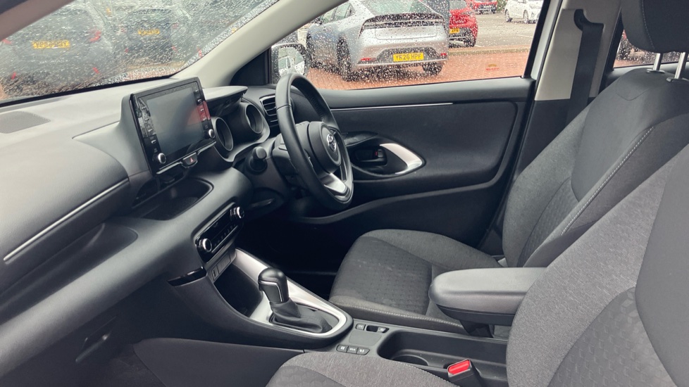 Toyota Yaris 1.5 Hybrid Design 5dr CVT Hybrid Hatchback - Image 5