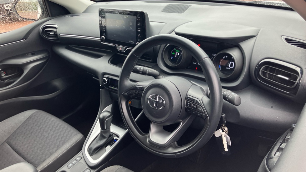 Toyota Yaris 1.5 Hybrid Design 5dr CVT Hybrid Hatchback - Image 7