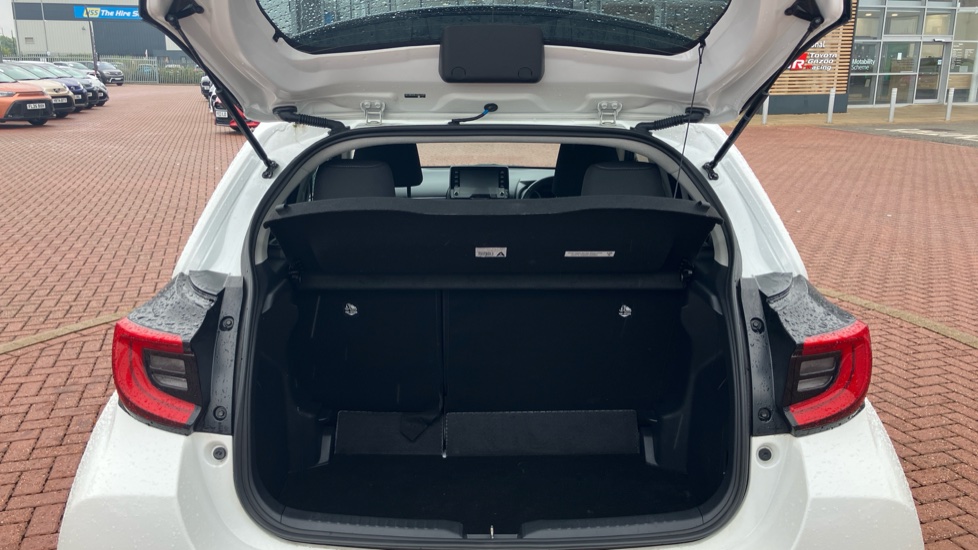 Toyota Yaris 1.5 Hybrid Design 5dr CVT Hybrid Hatchback - Image 13