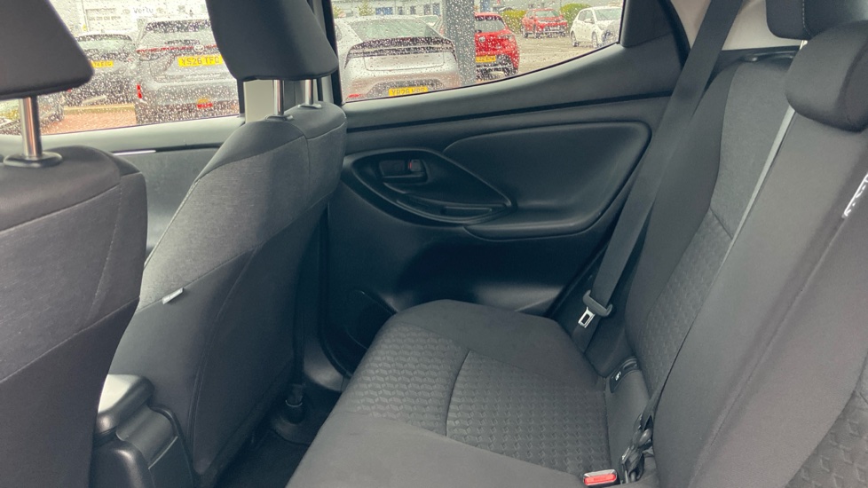 Toyota Yaris 1.5 Hybrid Design 5dr CVT Hybrid Hatchback - Image 15