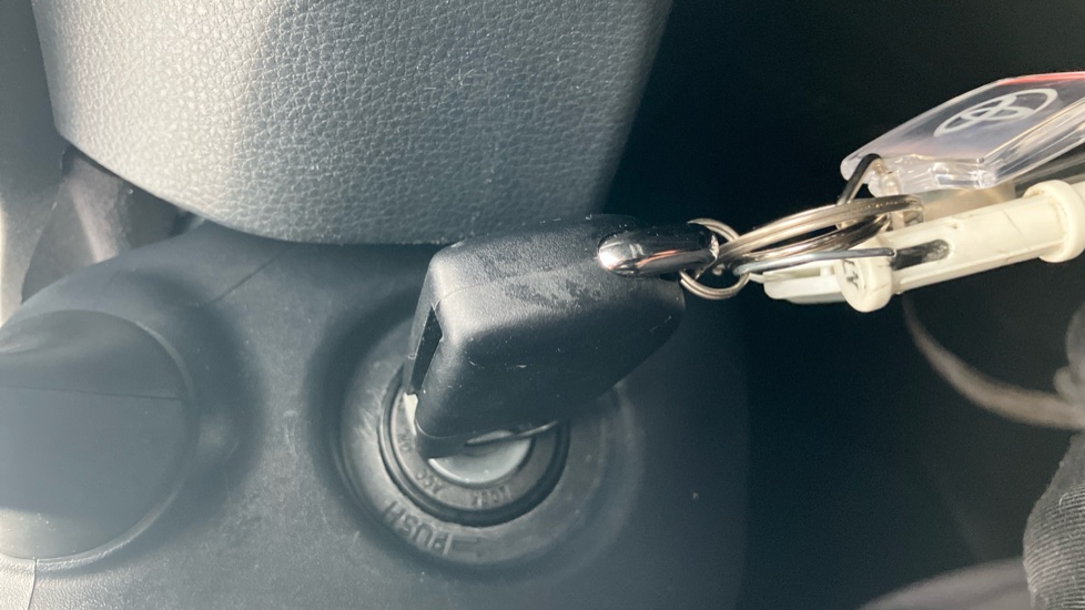 Toyota Yaris 1.5 Hybrid Design 5dr CVT Hybrid Hatchback - Image 16
