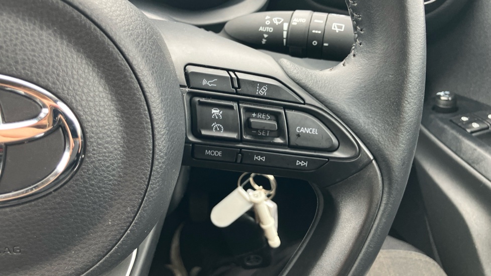 Toyota Yaris 1.5 Hybrid Design 5dr CVT Hybrid Hatchback - Image 29