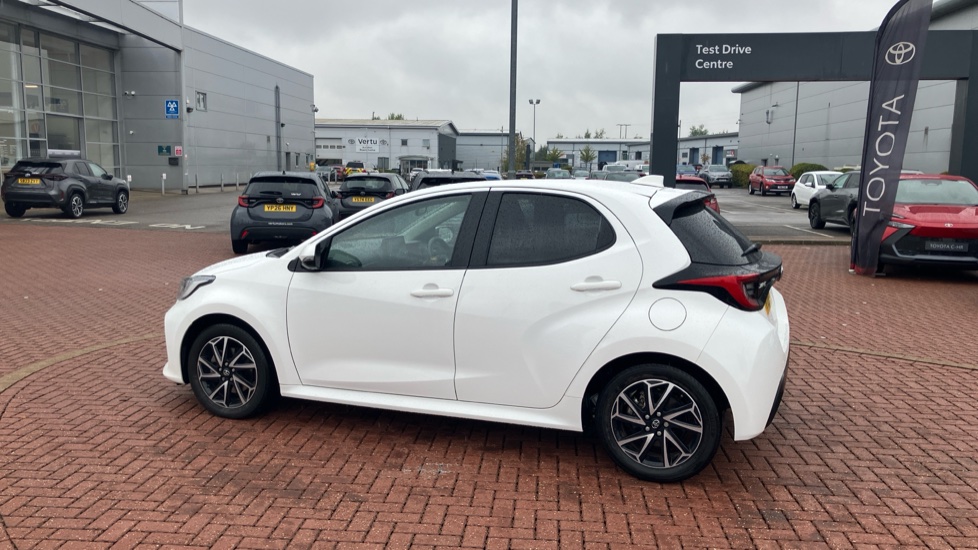 Toyota Yaris 1.5 Hybrid Design 5dr CVT Hybrid Hatchback - Image 48