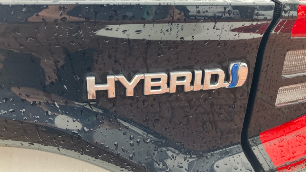 Toyota Yaris 1.5 Hybrid Design 5dr CVT Hybrid Hatchback - Image 54