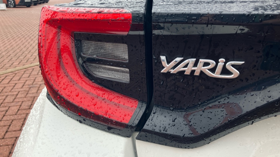 Toyota Yaris 1.5 Hybrid Design 5dr CVT Hybrid Hatchback - Image 56