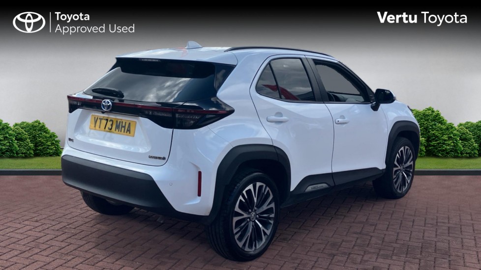 Toyota Yaris Cross 1.5 Hybrid Excel 5dr CVT Hybrid Estate - Image 2