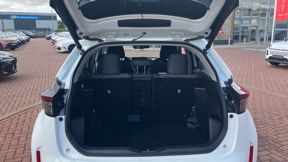 Toyota Yaris Cross 1.5 Hybrid Excel 5dr CVT Hybrid Estate - Image 13