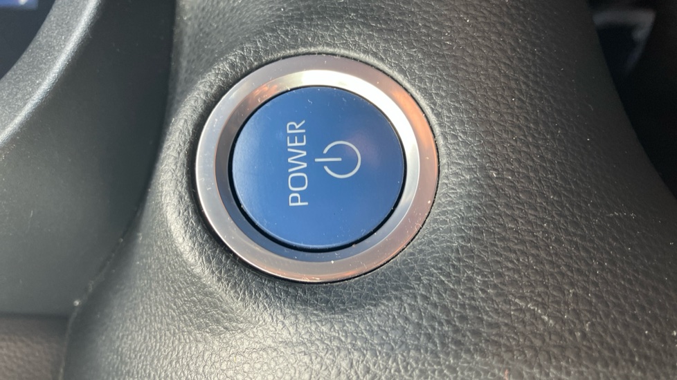 Toyota Yaris Cross 1.5 Hybrid Excel 5dr CVT Hybrid Estate - Image 16