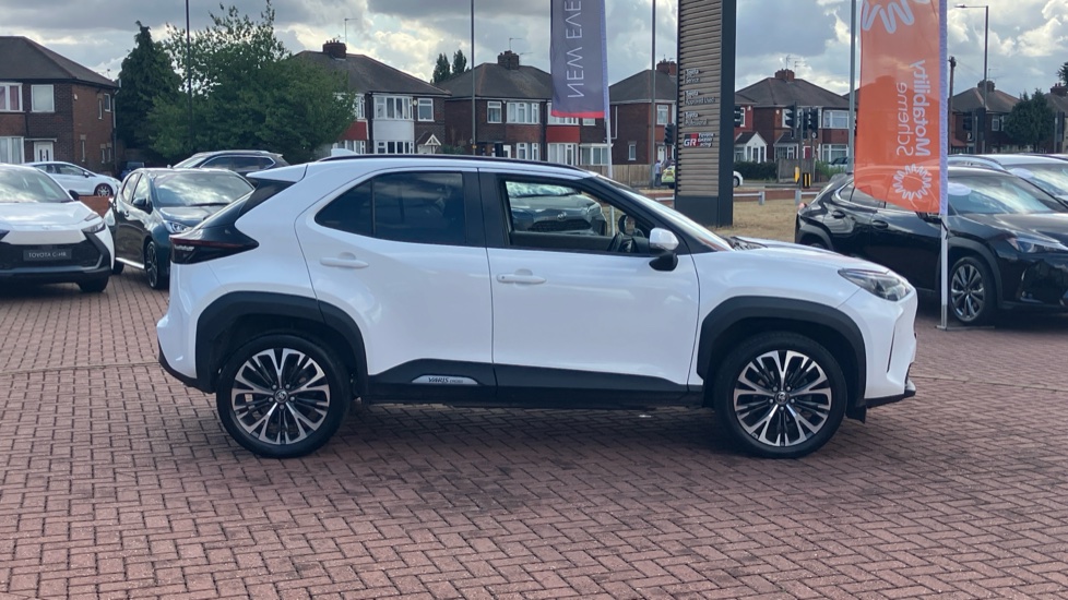 Toyota Yaris Cross 1.5 Hybrid Excel 5dr CVT Hybrid Estate - Image 23