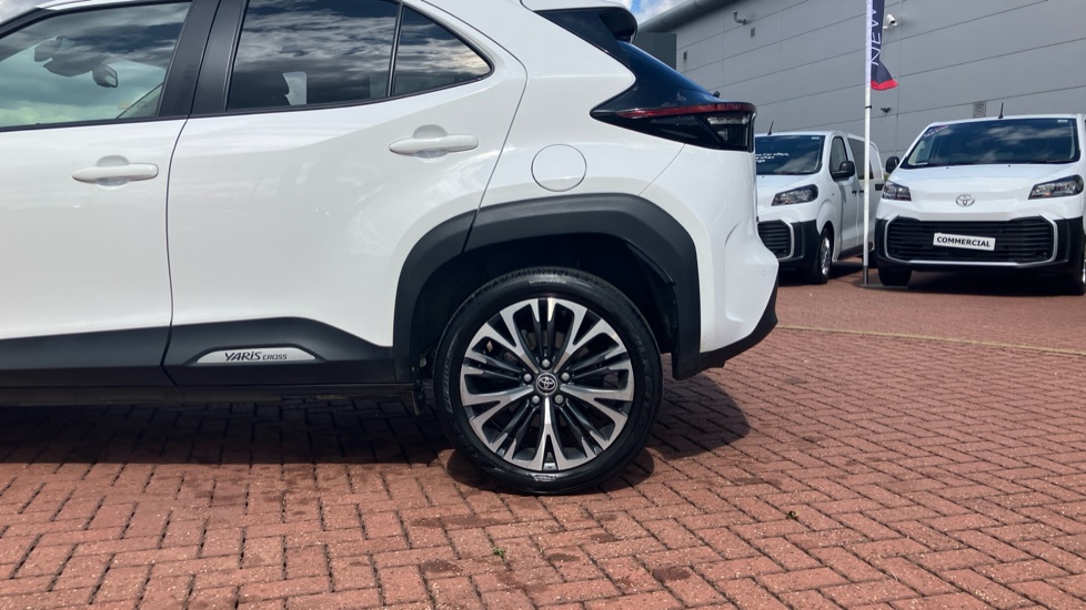 Toyota Yaris Cross 1.5 Hybrid Excel 5dr CVT Hybrid Estate - Image 25