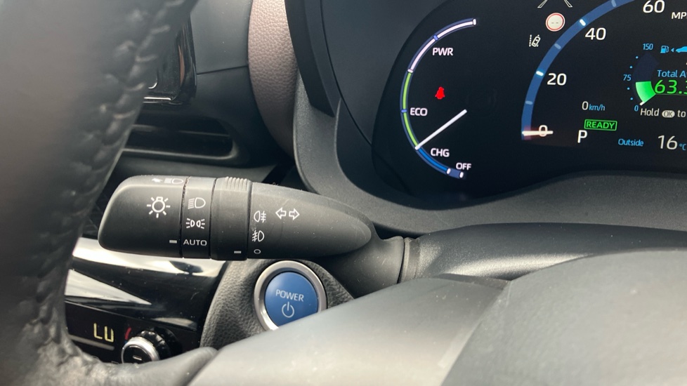 Toyota Yaris Cross 1.5 Hybrid Excel 5dr CVT Hybrid Estate - Image 31