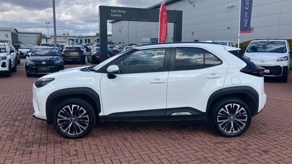 Toyota Yaris Cross 1.5 Hybrid Excel 5dr CVT Hybrid Estate - Image 46