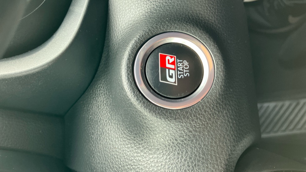 Toyota Yaris 1.5 Hybrid GR Sport 5dr CVT Hybrid Hatchback - Image 16