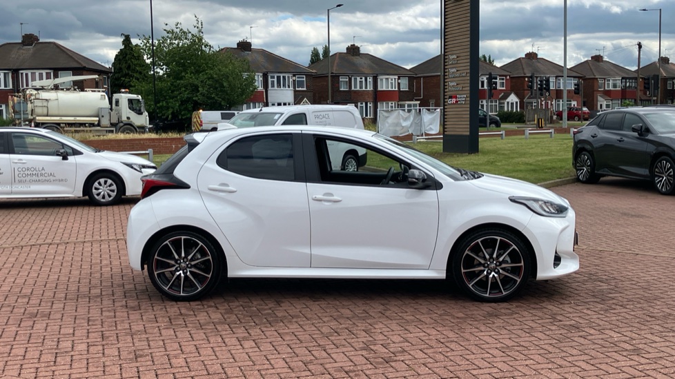 Toyota Yaris 1.5 Hybrid GR Sport 5dr CVT Hybrid Hatchback - Image 23
