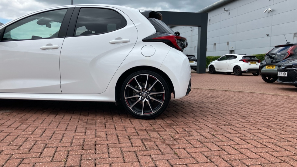 Toyota Yaris 1.5 Hybrid GR Sport 5dr CVT Hybrid Hatchback - Image 25