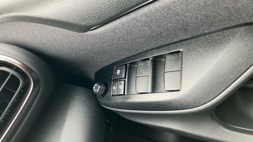 Toyota Yaris 1.5 Hybrid GR Sport 5dr CVT Hybrid Hatchback - Image 30