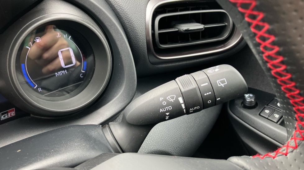 Toyota Yaris 1.5 Hybrid GR Sport 5dr CVT Hybrid Hatchback - Image 32