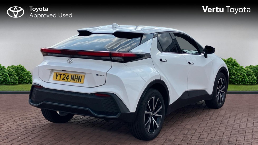Toyota C-HR 1.8 Hybrid Design 5dr CVT Hybrid Hatchback - Image 2