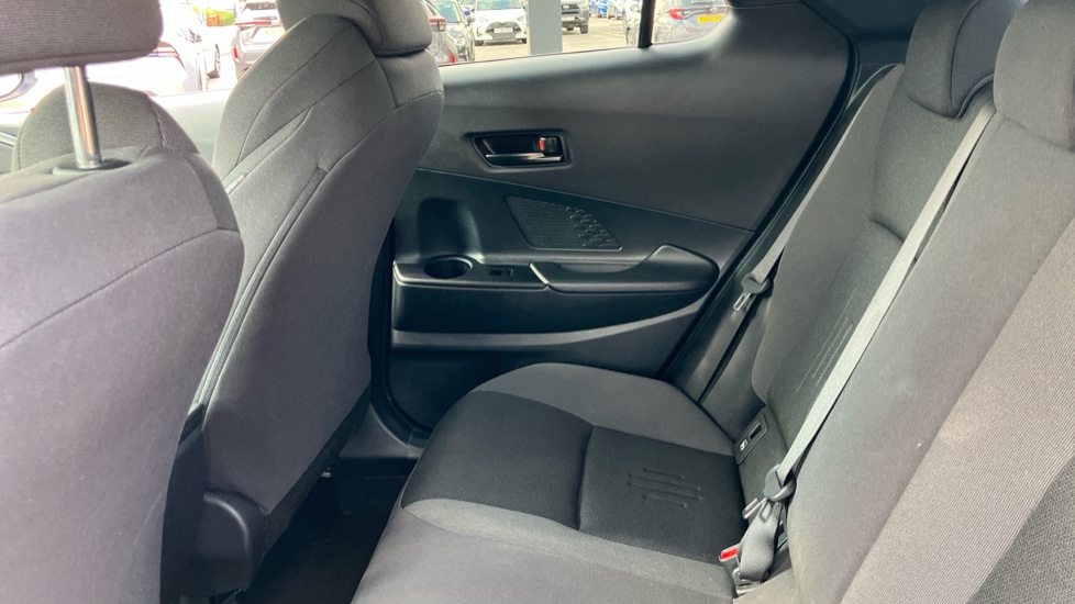 Toyota C-HR 1.8 Hybrid Design 5dr CVT Hybrid Hatchback - Image 15