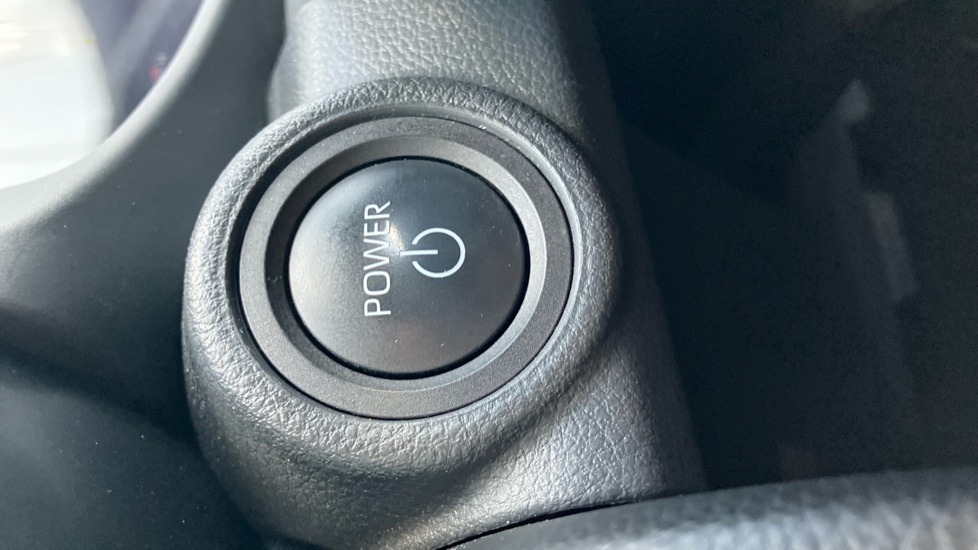 Toyota C-HR 1.8 Hybrid Design 5dr CVT Hybrid Hatchback - Image 16
