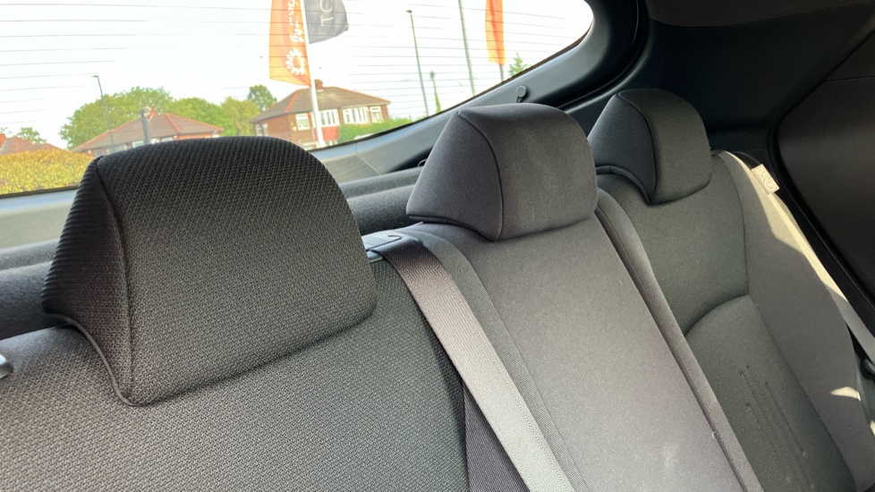 Toyota C-HR 1.8 Hybrid Design 5dr CVT Hybrid Hatchback - Image 18