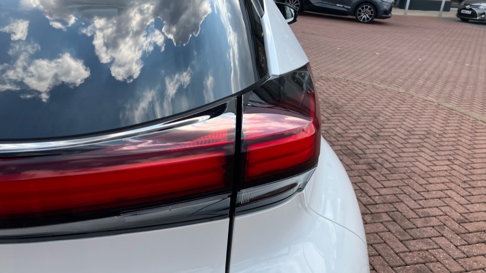 Toyota C-HR 1.8 Hybrid Design 5dr CVT Hybrid Hatchback - Image 21
