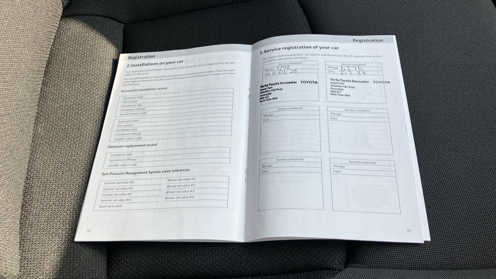 Toyota C-HR 1.8 Hybrid Design 5dr CVT Hybrid Hatchback - Image 27
