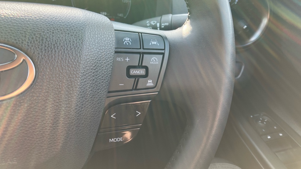 Toyota C-HR 1.8 Hybrid Design 5dr CVT Hybrid Hatchback - Image 29