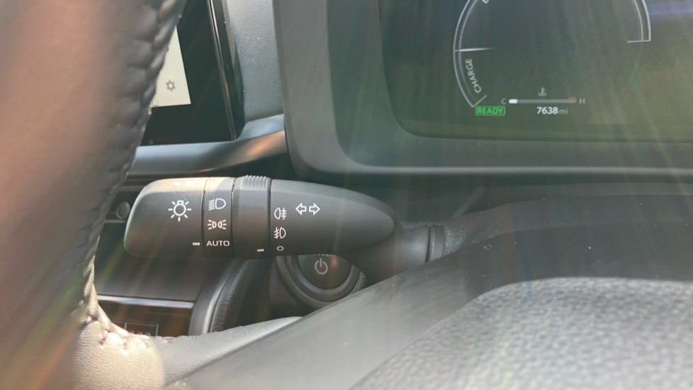 Toyota C-HR 1.8 Hybrid Design 5dr CVT Hybrid Hatchback - Image 31