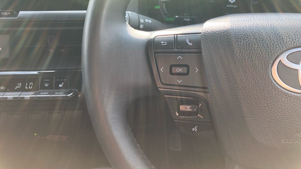 Toyota C-HR 1.8 Hybrid Design 5dr CVT Hybrid Hatchback - Image 34