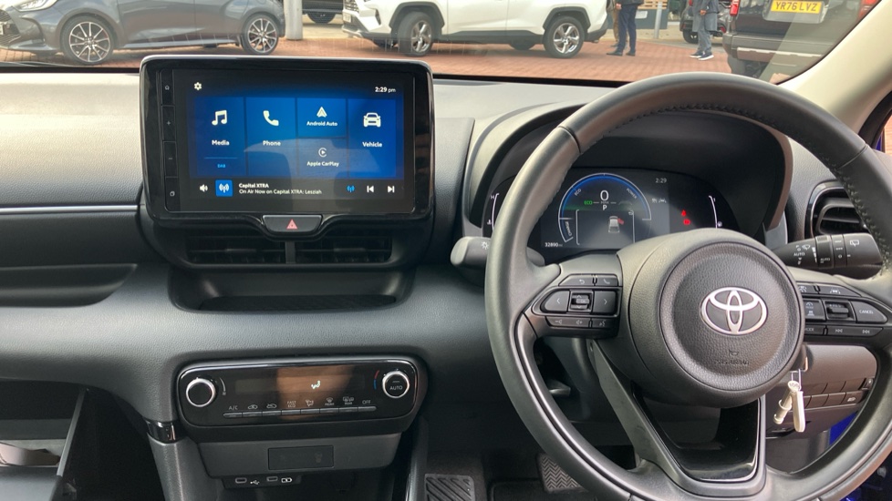 Toyota Yaris 1.5 Hybrid Design 5dr CVT Hybrid Hatchback - Image 6