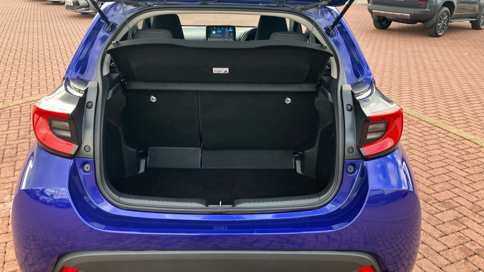 Toyota Yaris 1.5 Hybrid Design 5dr CVT Hybrid Hatchback - Image 13