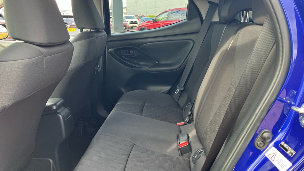 Toyota Yaris 1.5 Hybrid Design 5dr CVT Hybrid Hatchback - Image 15