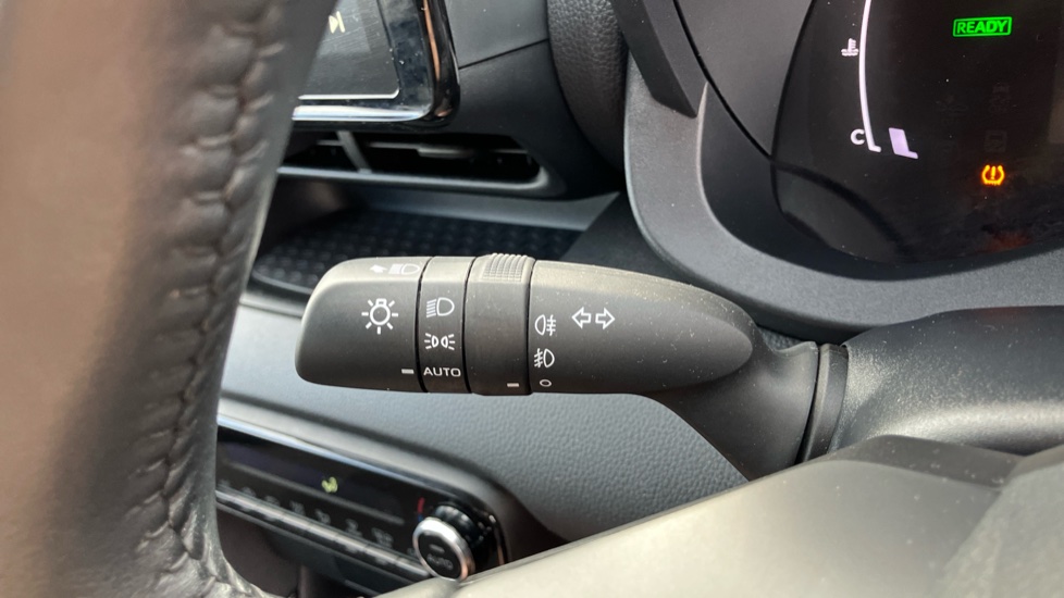 Toyota Yaris 1.5 Hybrid Design 5dr CVT Hybrid Hatchback - Image 31
