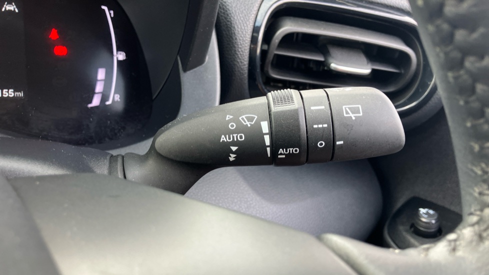 Toyota Yaris 1.5 Hybrid Design 5dr CVT Hybrid Hatchback - Image 32