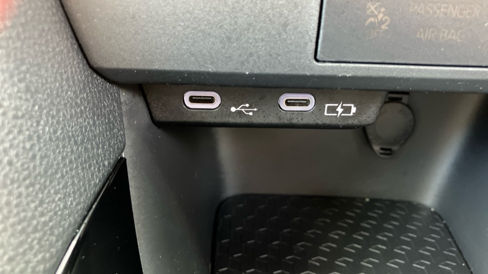 Toyota Yaris 1.5 Hybrid Design 5dr CVT Hybrid Hatchback - Image 33