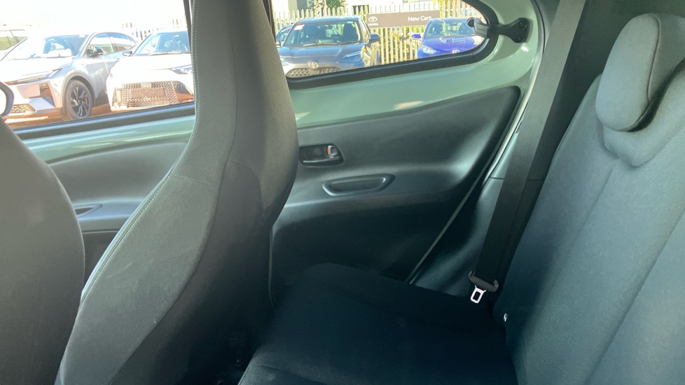 Toyota Aygo X 1.5 Hybrid Design 5dr CVT Hybrid Hatchback - Image 15