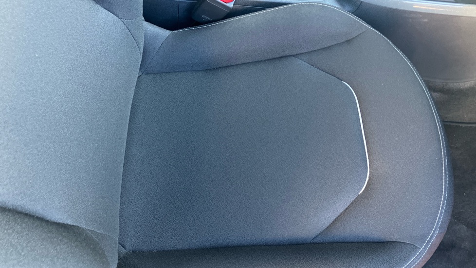 Toyota Aygo X 1.5 Hybrid Design 5dr CVT Hybrid Hatchback - Image 17