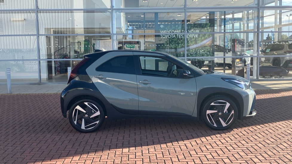 Toyota Aygo X 1.5 Hybrid Design 5dr CVT Hybrid Hatchback - Image 23