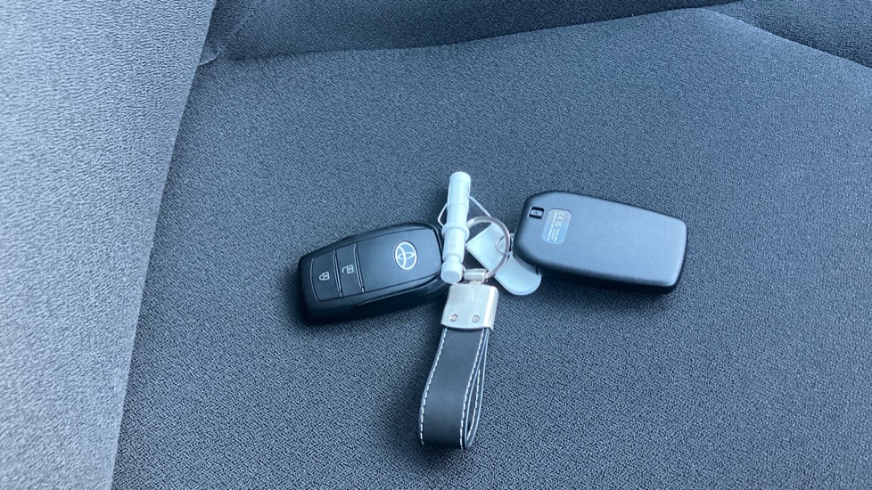 Toyota Aygo X 1.5 Hybrid Design 5dr CVT Hybrid Hatchback - Image 28