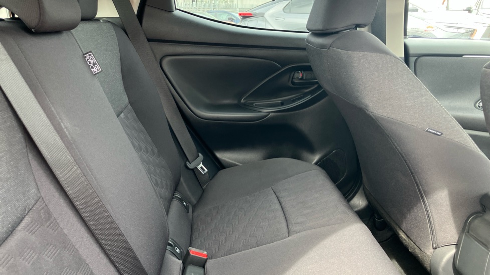 Toyota Yaris 1.5 Hybrid Design 5dr CVT Hybrid Hatchback - Image 8